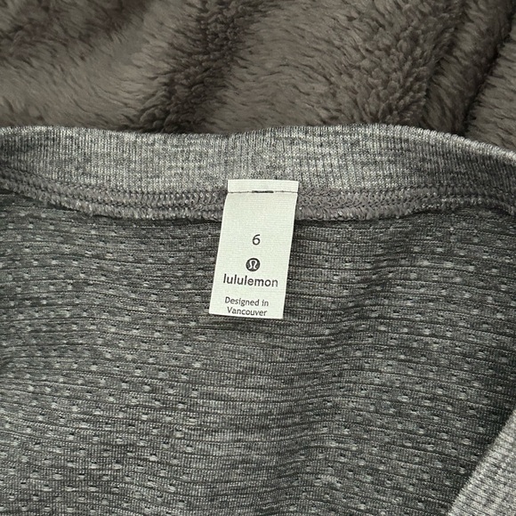 Lululemon grey tank top size 6 - Picture 3 of 3